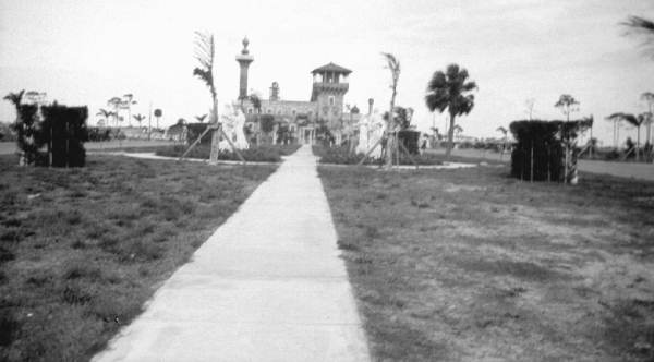 Sidewalk leading to the Sunset Golf and Country Club on Snell Isle, 1926